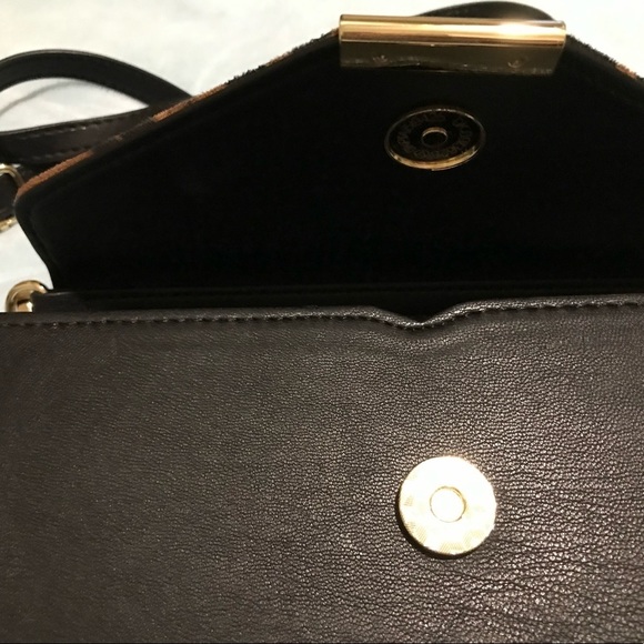 Crossbody with RFID. Touchscreen - Picture 9 of 11